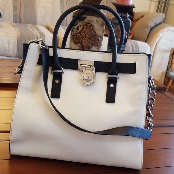 Michael Kors Handbags - MICHAEL 😍 KORS BAG